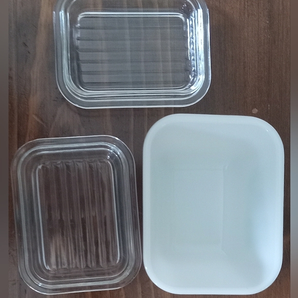 Pyrex Amish Butterprint White and Aqua Blue Vintage Glass Containers - Picture 3 of 7